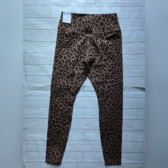 Nike One Dri Fit Leopard Glitter Leggings - Picture 3 of 8